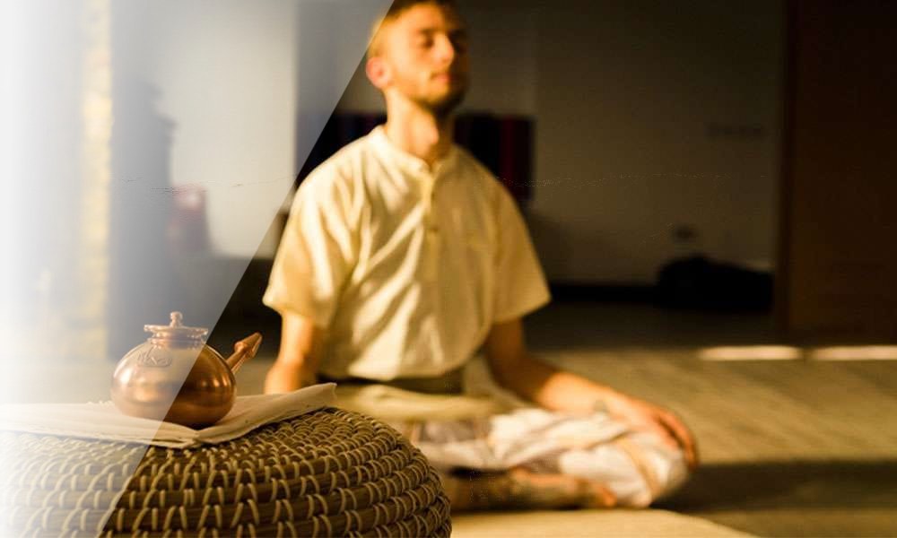 Jala Neti in der Praxis — InneREvolution Yoga